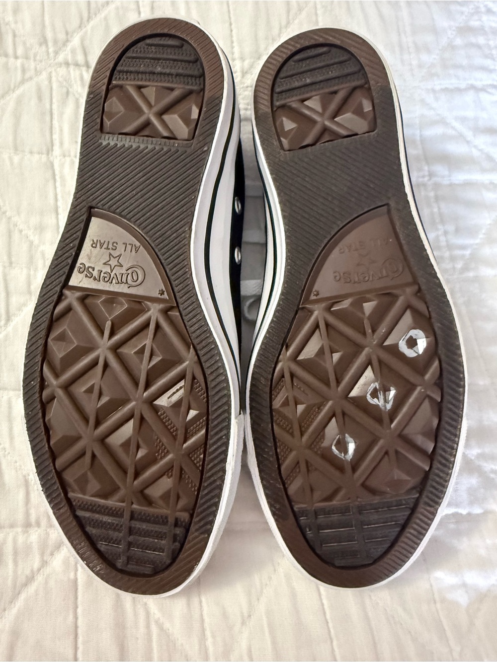 NWOT Converse Black and White Low Top Sneakers-Size 7 - Picture 7 of 7